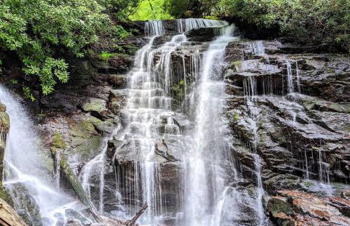 Serene Green - Views, Hot Tub, Skiing, Tubing, Gas Fireplace - Foto 60