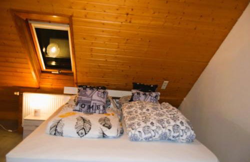 GHomeT - 6 Zimmer Wohnung with parking - Up to 10 guests - Monteur, Handwerker & Large family welcome - Foto 36