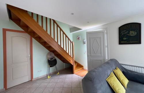 Saint Ho Mer Maison lumineuse vue mer 8 pers 4 chambres 2 sdb 2 WC étage rénové en 2025 belle terrasse grand jardin clos parking 8 mn à pied petite plage grand jardin près de Port en Bessin, Bayeux et plage Omaha beach - Foto 9