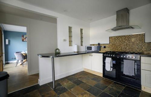 Stylish 3-Bed Home with Garden, Pet Friendly - Foto 24