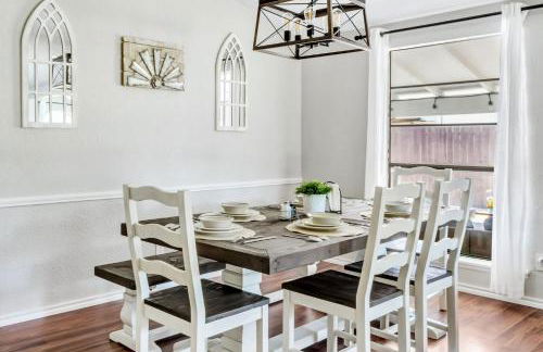 Jacuzzi & Pool House w/Game Room + Fire table - Foto 21