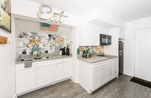 Hello Dali Surreal 2BR Retreat Nr Downtown St Pete - Foto 21