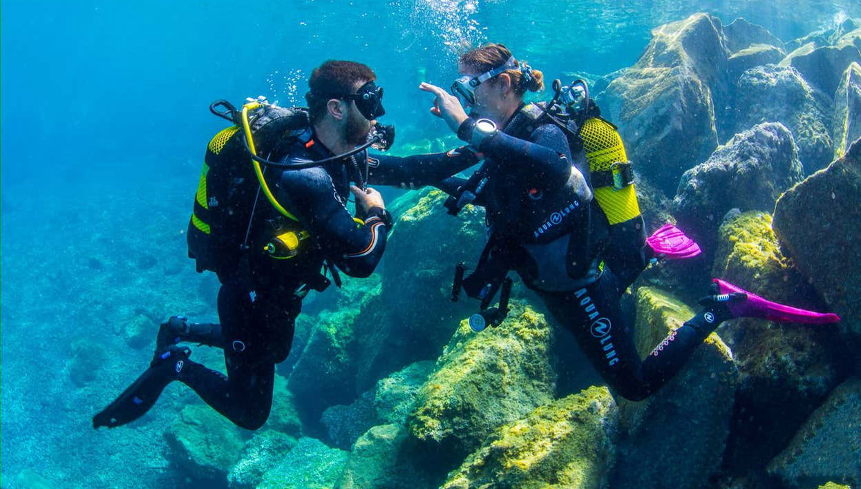 Bautismo de buceo en Radazul - Foto 1