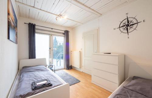 Monteurwohnung-mit-Terrasse-fuer-7-Personen-WLAN-TV-Kueche-Ahrensburg-Naehe-Hamburg-AGRP1204 - Photo 5