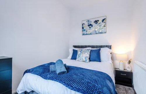 Three Bedroom House in Wigan - Perfect for family! - Photo 1