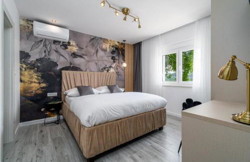 Villa Stella with 32 sqm private heated pool Jacuzzi Sauna Media room 3 bedrooms - Photo 25