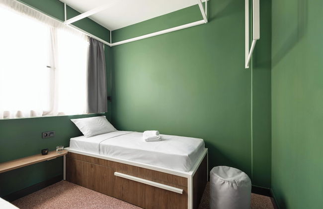 Zeus is Loose Hostel - Photo 6