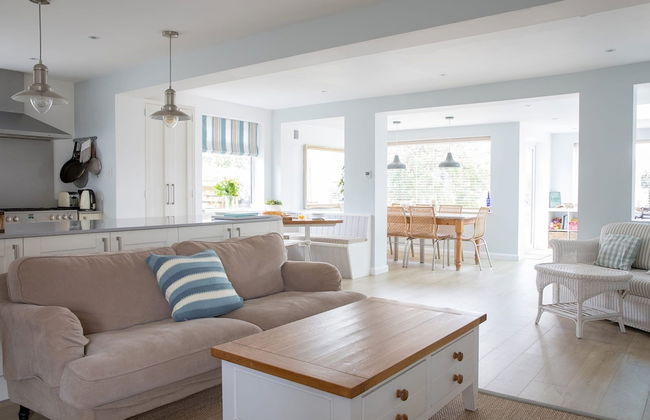 Tranquil Family Retreat 5 min to Beach Garden - Photo 61