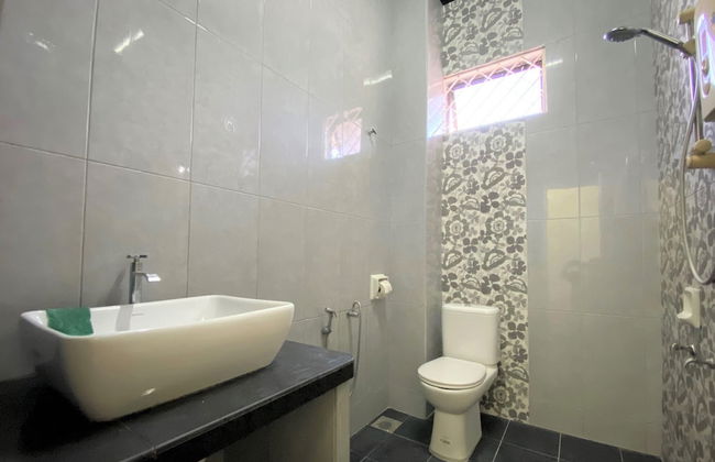 OYO 90199 Homely&cozy House - Foto 12