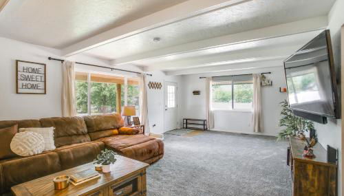 Spirit Lake Home with Fenced Yard 1 Mi to Water! - Foto 3