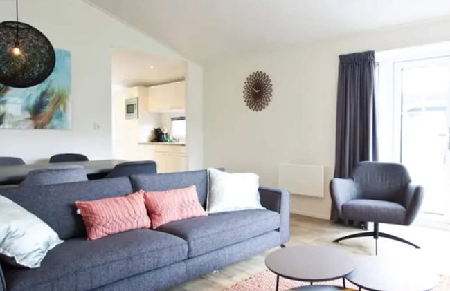 Nice Chalet in a Holiday Park - Foto 6