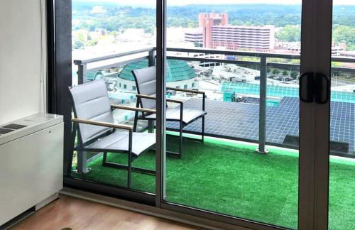 Cozy Penthouse at Towson City View - Foto 31
