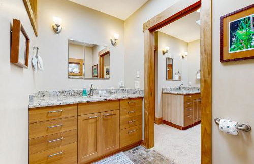 5 Bed 4 Bath Vacation home in Tuckasegee - Foto 5