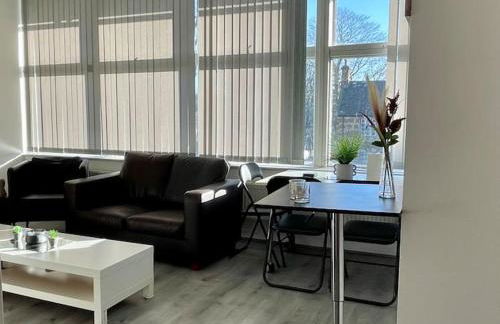 2 Bedroom Flat in Town Center Wellingborough - Photo 1