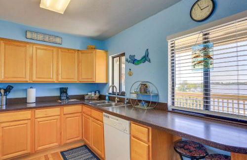 Waterfront Cedar Key Duplex Home Grill and Dock! - Foto 9