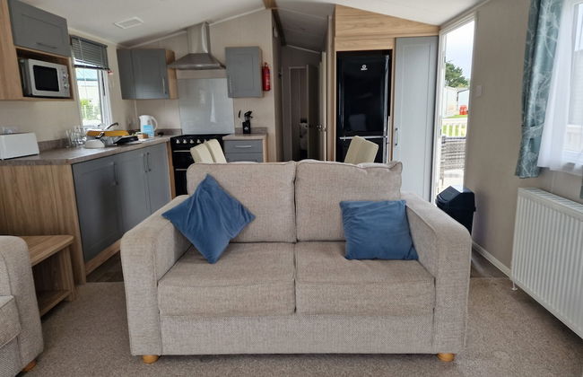 Welcoming 3 Bedroom Caravan 2 Min Walk to Beach - Foto 10