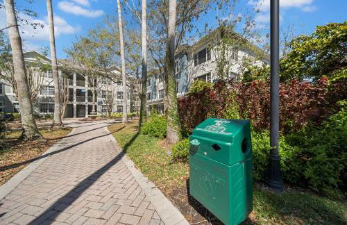 Modern 2BR2BA Pool Gym Near Airport #8 - Foto 42