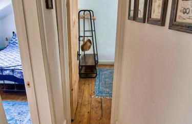 Knocker Cottage is a 3 bedroom made up of 1 double bedroom and 2 small double bedrooms in small village 10 min to beaches - Foto 35