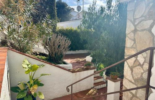 PRAGA 2 - Encantadora casa con piscina y vistas al bosque! - Foto 36