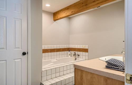 6 Bedroom Cabin by Xquisite Rentals - Foto 27