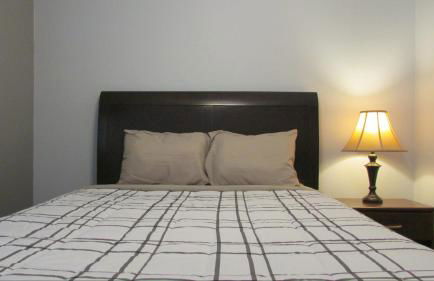 Cozy home near freeways w pool BBQ - Foto 24