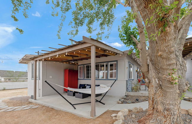 Fable by Avantstay 2 Unique Spaces, w/ Bowling, Hot Tub, Fire Pit, Large Yard - Photo 31