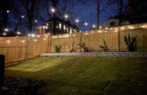 5min-Grant park with Fenced Yard, Parking and Pet Friendly - Photo 10