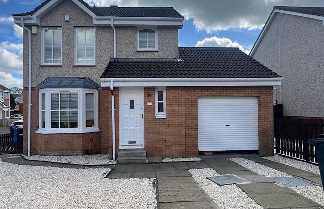 Ayr Refurbished May 2024 3 Bedroom 140m2 Detached House With Private Gardens - Photo 24