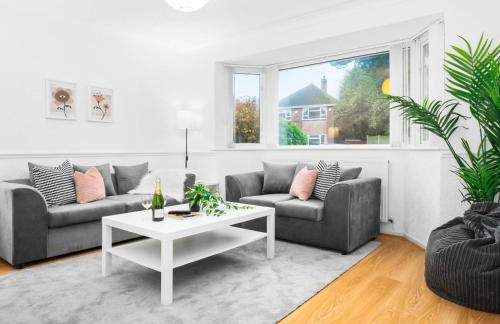 Four Bed House - Garden - Parking - Speed Wi-Fi 75CMR - Foto 48