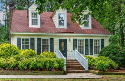 Cozy 4bd Home - NC State & Airport nearby - Foto 17