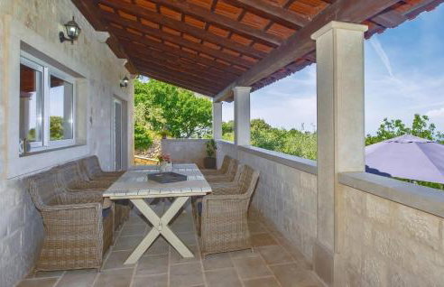 Five-Bedroom Holiday Home In Donji Humag - Photo 10