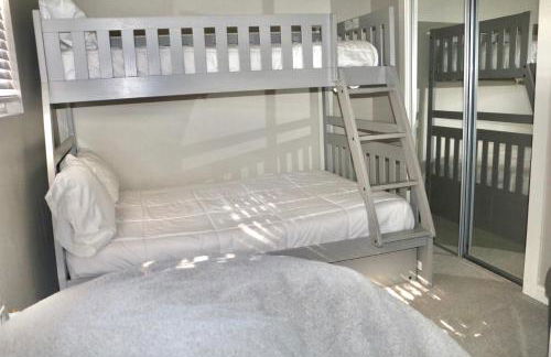 Modern Mini Golf Oasis - Foto 43