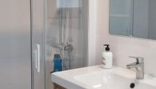 CASA CON JARDÍN A 35 METROS DE LA PLAYA. BR. - Foto 2, Shower