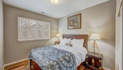 Marina Escape-Lake-Family-Fishing-Casino - Photo 2