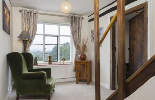 Broad Meadows Farmhouse 12 Guests - Photo 24