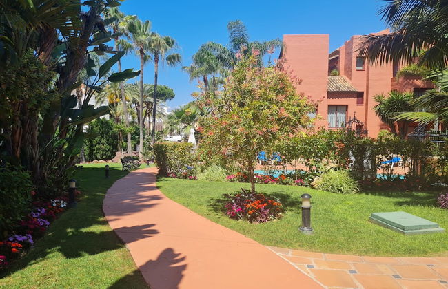 Luxury 2-bed Apartment Elviria - Pool, Sauna & gym - Foto 30