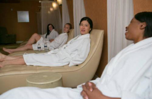 Luxe Farmhouse Chalet Sleeps 12 in Lake Harmony! Lakeview, Hot Tub, Fire pit, Games - Foto 4