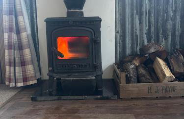 Bridie -rose with wood tub country retreat mini zoo - Foto 11