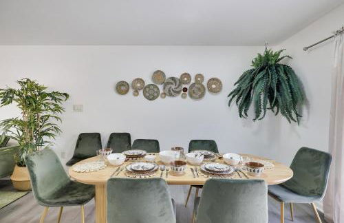 Stunning Poconos Villa- Hot Tub, Pool, Game Room, BBQ & more - Foto 53