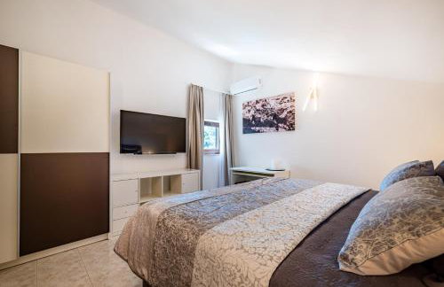 Villa Kadena - Luxury Seaside Villa with Private Heated Pool - Photo 43