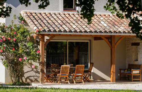 Gîte au Couchant à Caylus - Piscine - Jardin - 3 chambres - 8 personnes - 5 minutes du village médiéval - Foto 8