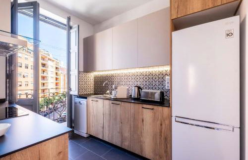 Well Lit and Creatively Designed Apartment - Photo 10