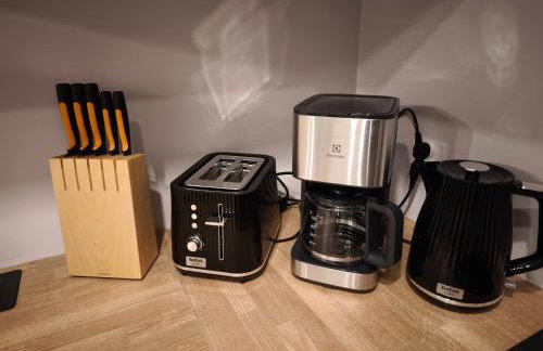 W Centrum Luksusowy Apartament, Duży Parking, Zameldowanie 24h, FV, Ekspres, XBOX, Klimatyzacja, Dwie Sypialnie, Kuchnia i Salon, Samo centrum miasta, - Foto 13