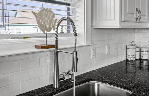 Near beach BBQ Grill Swing Sweeping Deck Updated - Foto 10