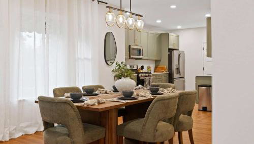 New Elmhurst Gem - Game Room & Amazing Yard - Foto 4