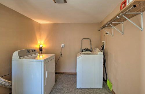 Pet-Friendly Home with Views of Lake Delavan! - Foto 31