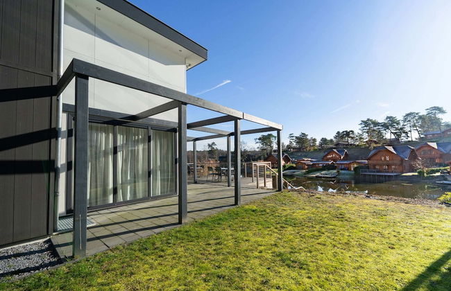 Modern Holiday Home Near Brunssummerheide - Photo 1