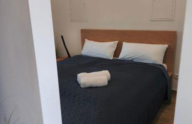 Modernes Ferienhaus mit 4 separaten Appartements, je mit vollausgestatteter Küchenzeile und eigenem Bad, 2 Gehminuten zum Badesee, Garten, Grillplatz, Kinderspielbereich, Hunde sind willkommen - Foto 29