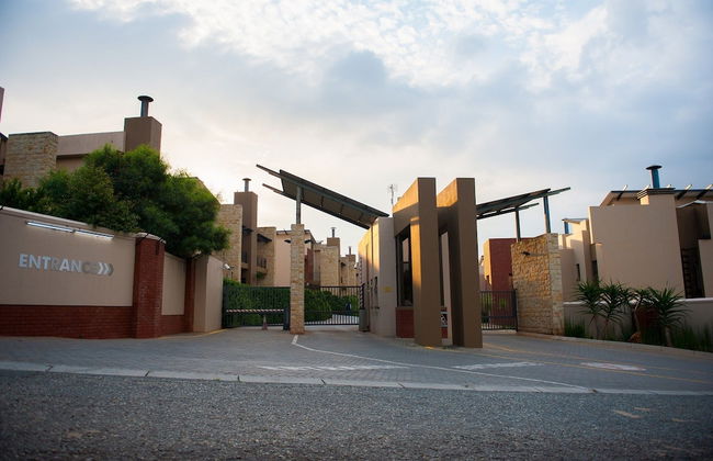 All Suite on 14th - Photo 35