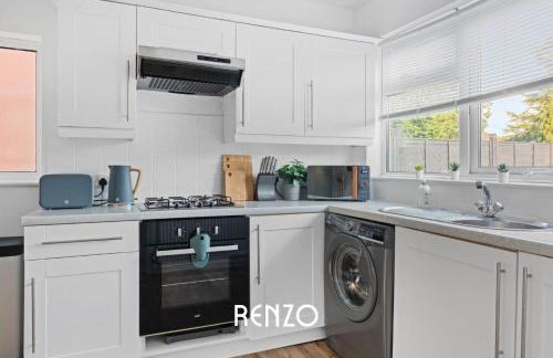 Vibrant and Cosy 3-Bed Home in Nottingham by Renzo, Perfect for Contractors, Free Parking! - Foto 7